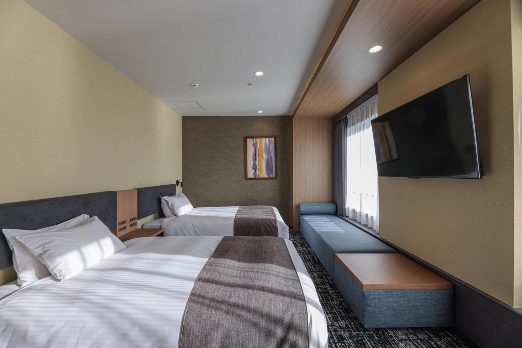 Bayside Hotel Azur Takeshiba Tokyo Exterior photo